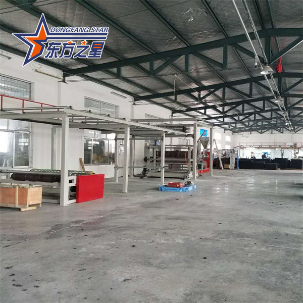 Автокөлік төсеніштеріне арналған TPE экструзиялы ламинаттау машинасы